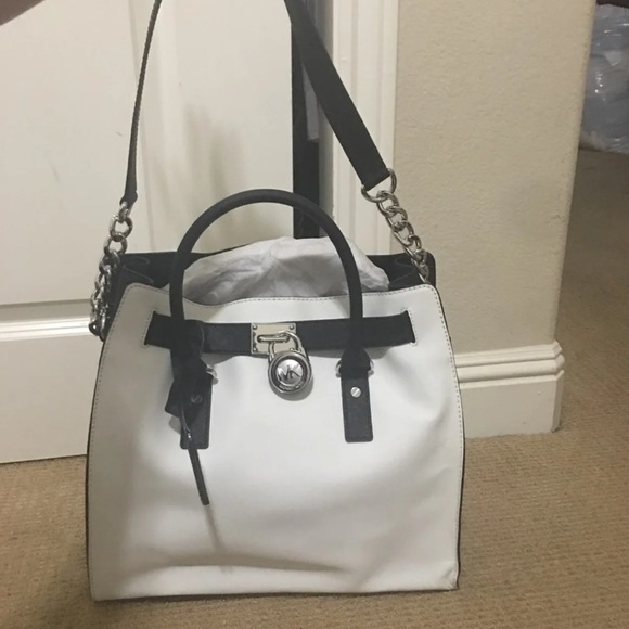 Micheal Kors - Picture 5 of 8